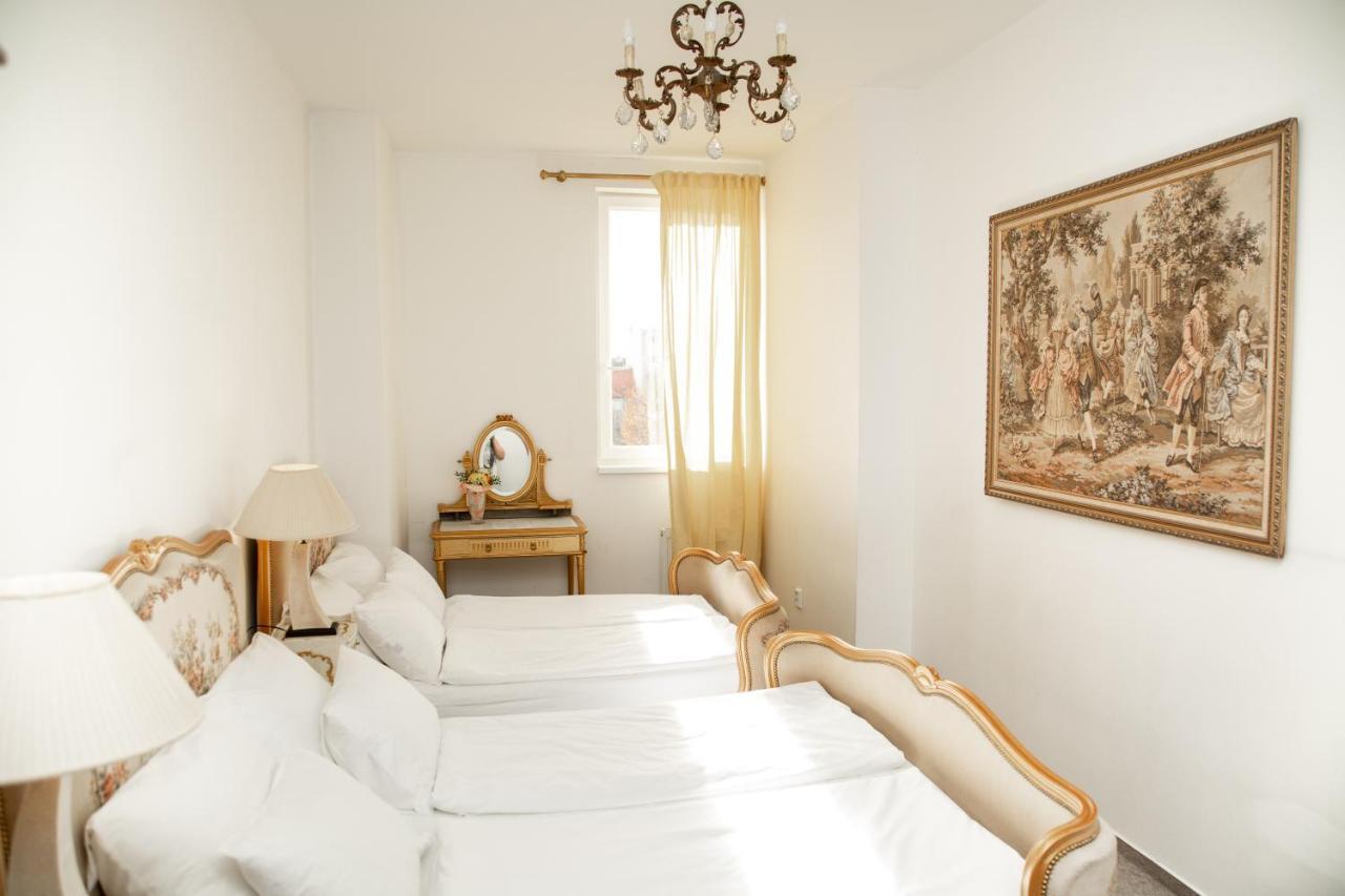 Bank Invest Apartmens - Old Town Apartment Prague Exterior photo