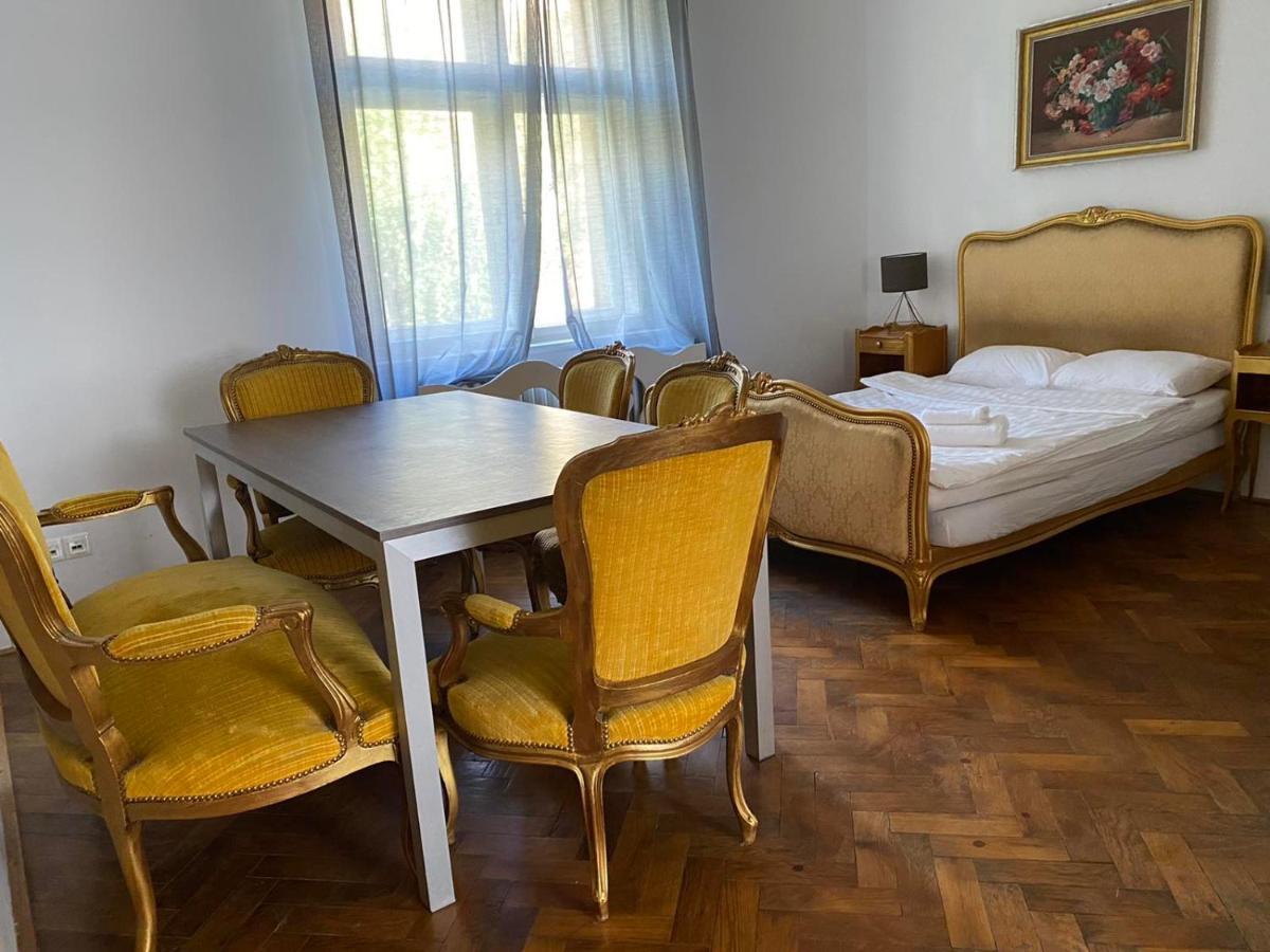 Bank Invest Apartmens - Old Town Apartment Prague Exterior photo